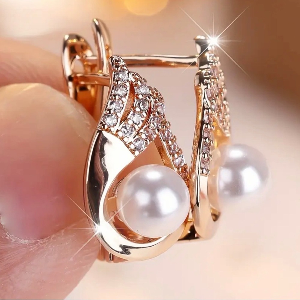Elegant Gold and Silver Pearl Earrings. - Picture 3 of 7